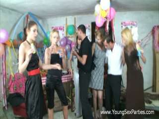 Los chicos de la especia de la parte Dori & Emma